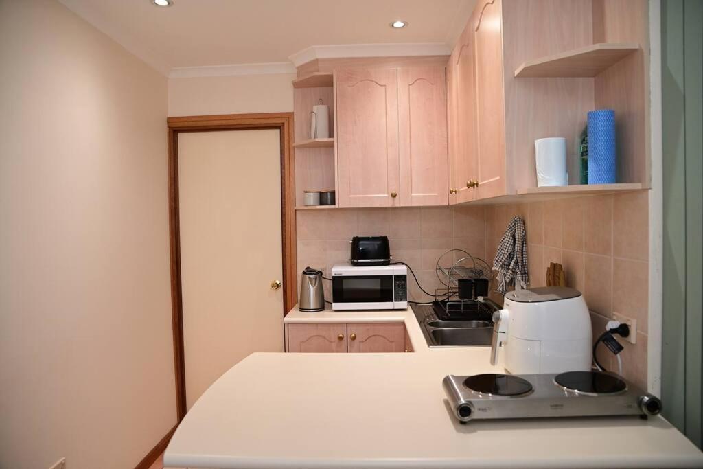 Spacious Studio In Alicesprings Queenbed+Ksairbed Alice Springs Bagian luar foto