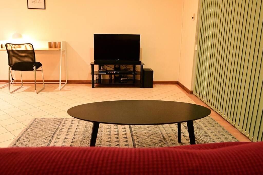 Spacious Studio In Alicesprings Queenbed+Ksairbed Alice Springs Bagian luar foto